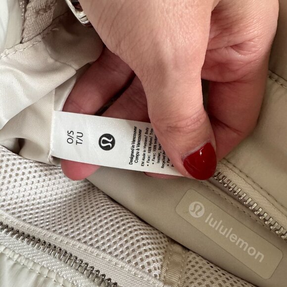 Lululemon Quilted Grid Tote Bag - Picture 11 of 13